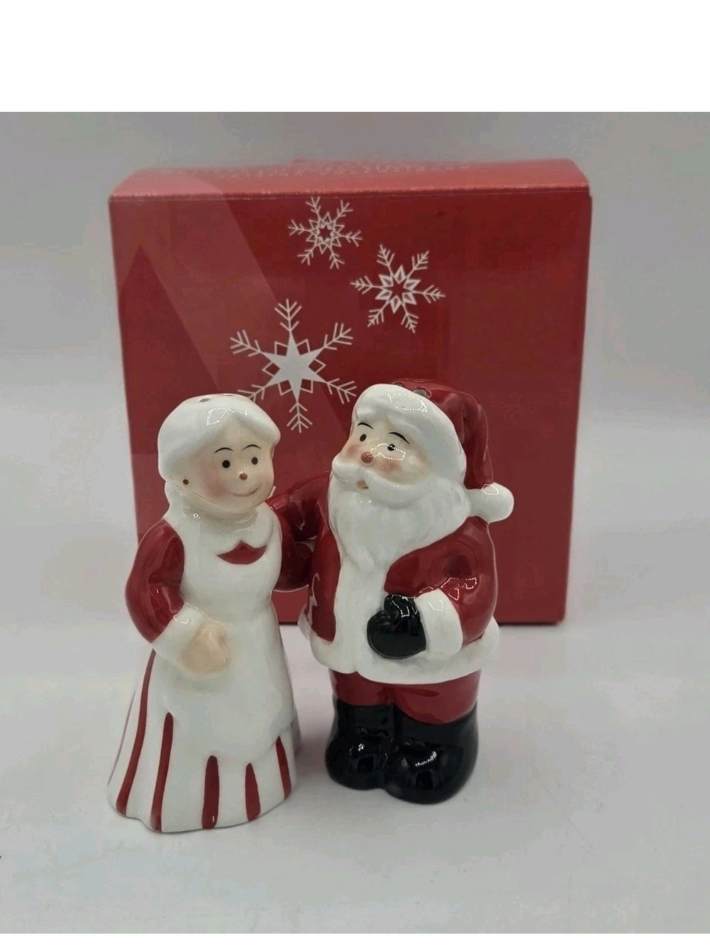 Vintage Avon Santa & Mrs. Claus Salt Pepper Shakers Hugging Ceramic New Box